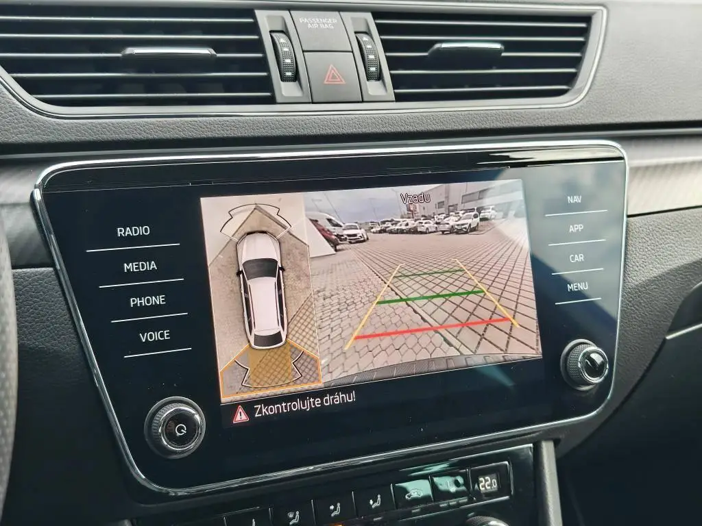 Škoda Superb Combi SportLine 7DSG 2,0TDI / 147kW