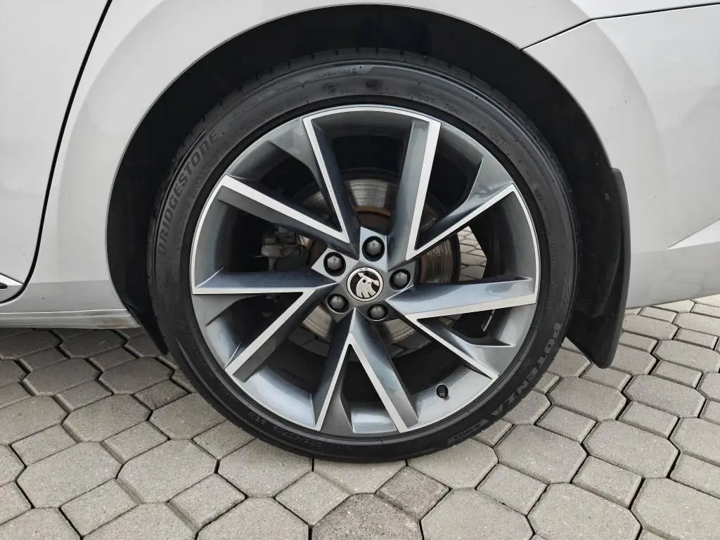 Škoda Superb Combi SportLine 7DSG 2,0TDI / 147kW