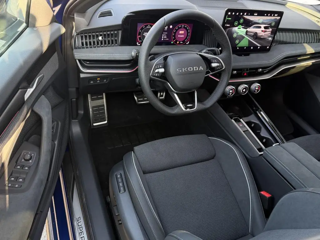 Škoda Superb Combi Sportline DSG 2,0TDI / 110kW