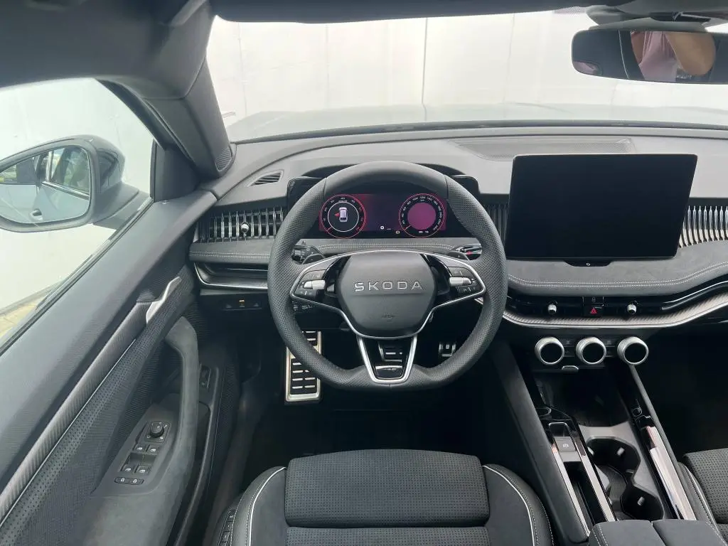 Škoda Superb Combi Sportline DSG 2,0TDI / 110kW