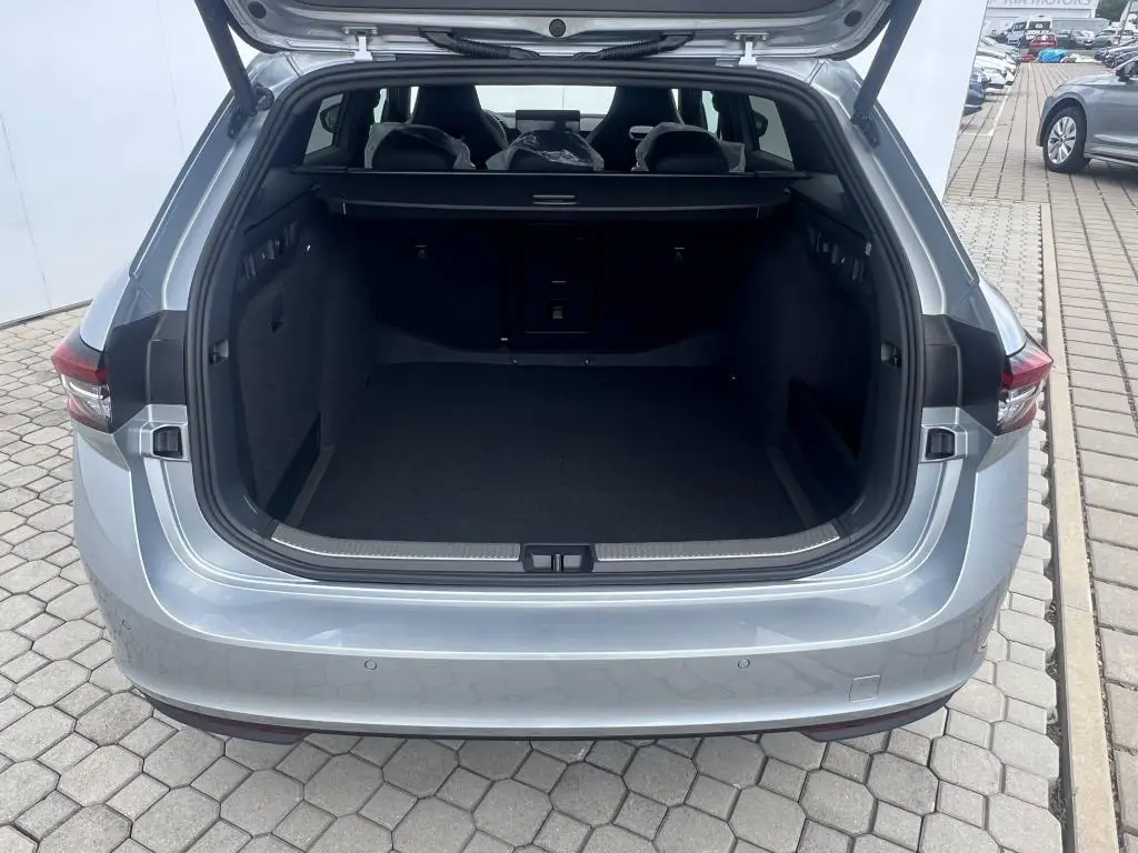 Škoda Superb Combi Sportline DSG 2,0TDI / 110kW