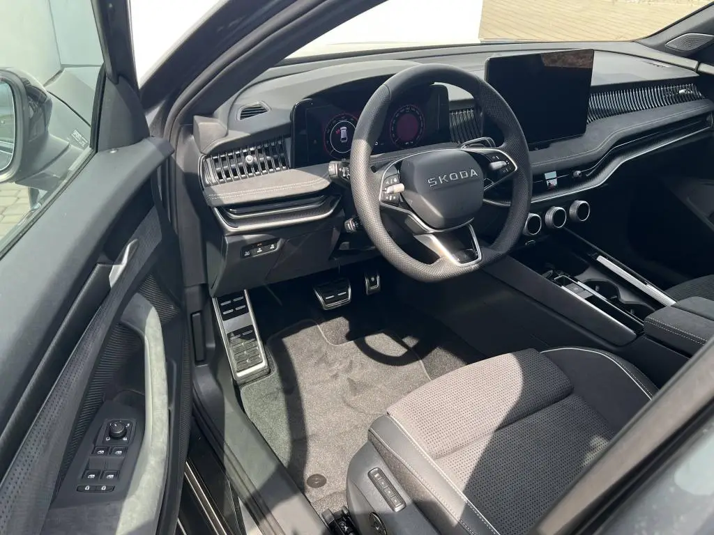 Škoda Superb Combi Sportline DSG 2,0TDI / 142kW