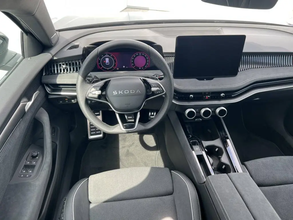 Škoda Superb Combi Sportline DSG 2,0TDI / 142kW