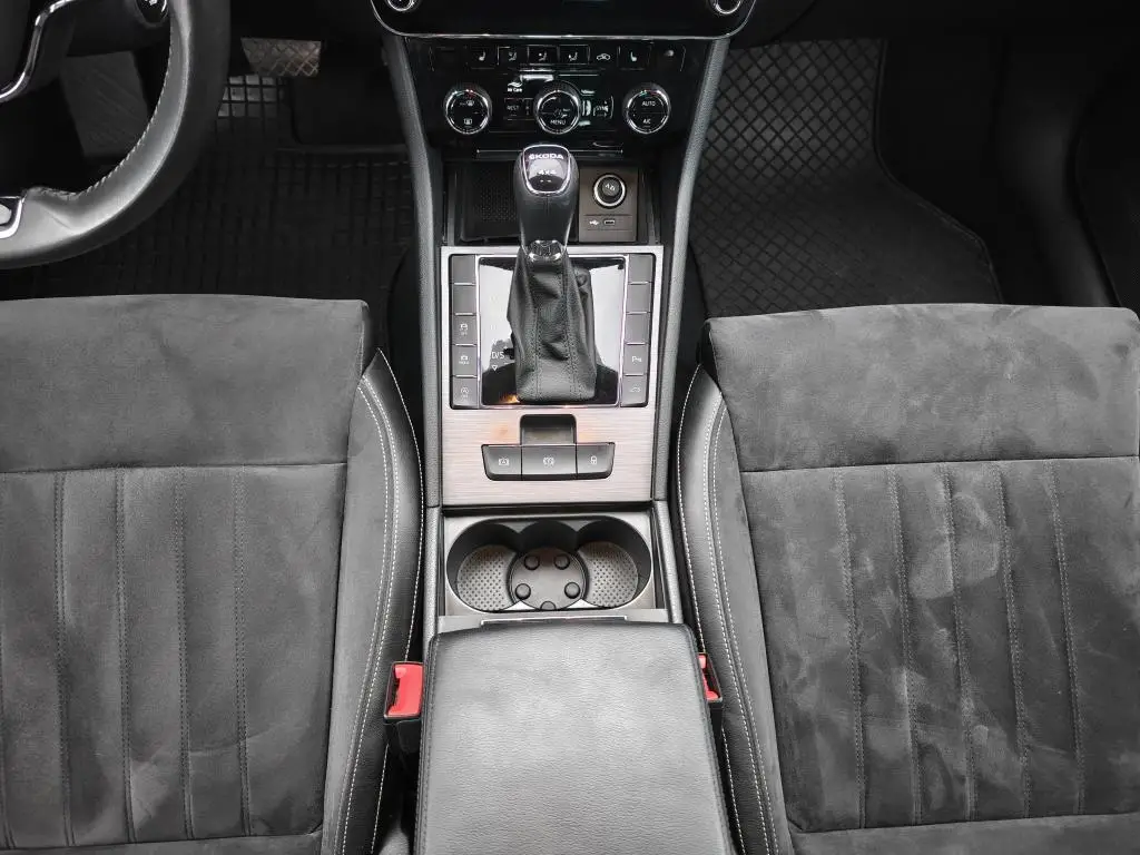 Škoda Superb Combi Style 7DSG 2,0TDI / 147kW