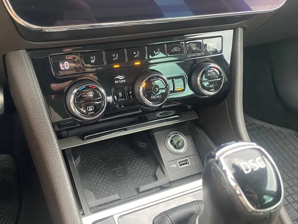 Škoda Superb L&K 7DSG 2,0TDI / 110kW