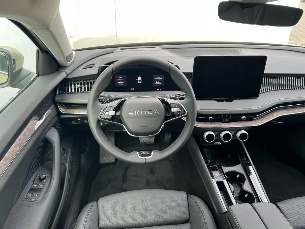 Škoda Superb L&K 7DSG 2,0TDI / 110kW