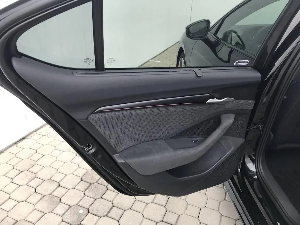 Škoda Superb Sportline  2,0 TDI 110 kW 7DSG 2,0TDI / 110kW