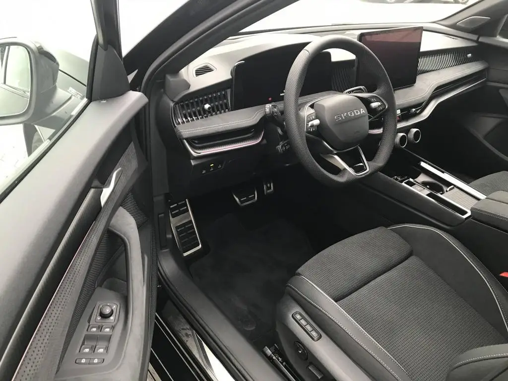 Škoda Superb Sportline  2,0 TDI 110 kW 7DSG 2,0TDI / 110kW