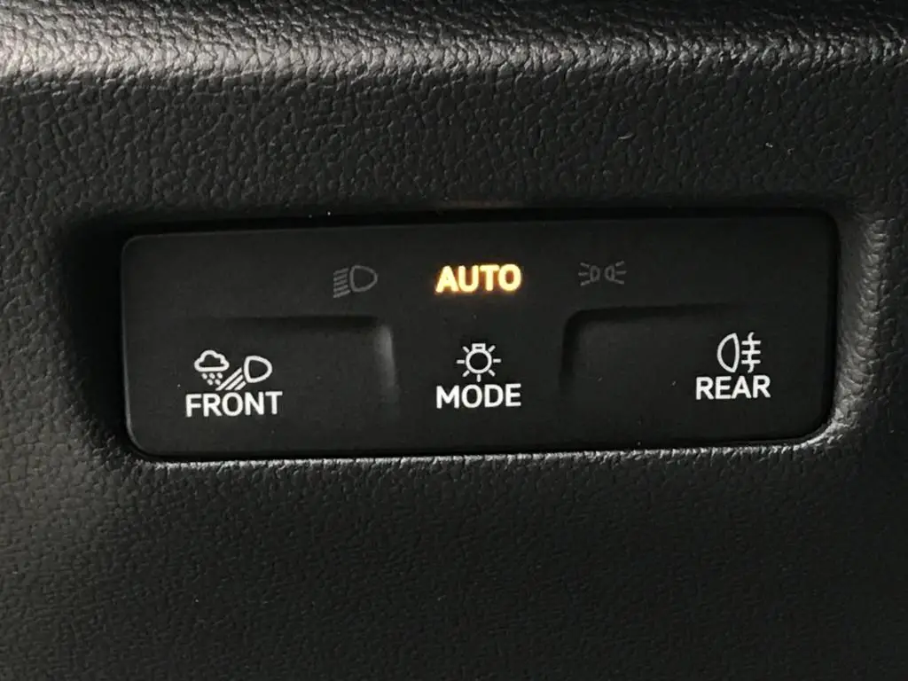 Škoda Superb Sportline  2,0 TDI 110 kW 7DSG 2,0TDI / 110kW