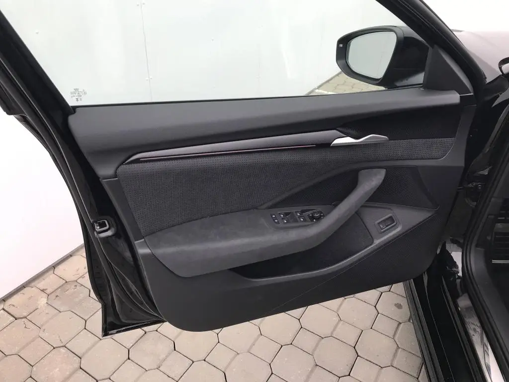 Škoda Superb Sportline  2,0 TDI 110 kW 7DSG 2,0TDI / 110kW
