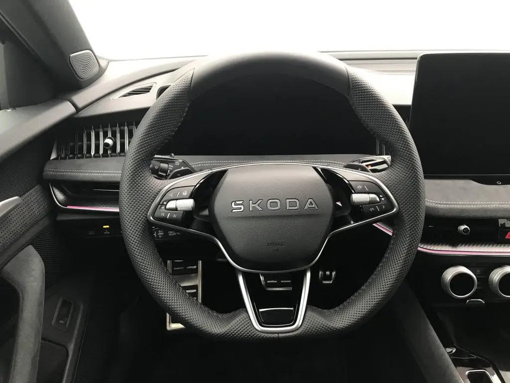 Škoda Superb Sportline  2,0 TDI 110 kW 7DSG 2,0TDI / 110kW