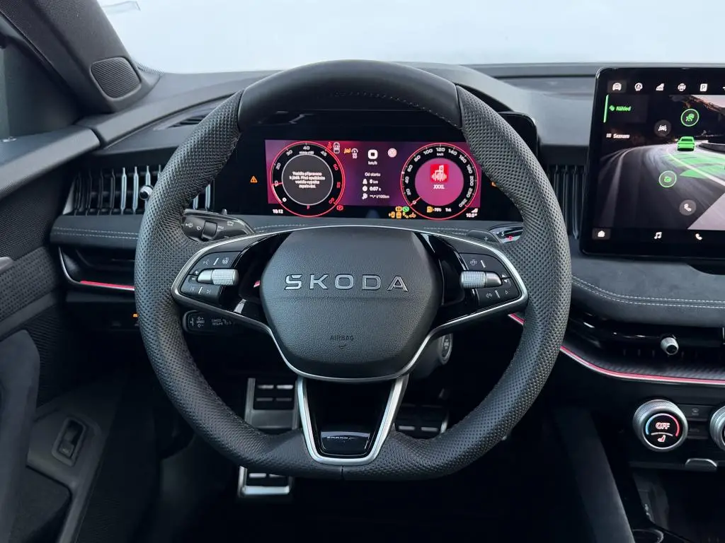 Škoda Superb Sportline  2,0 TDI 110 kW 7DSG 2,0TDI / 110kW