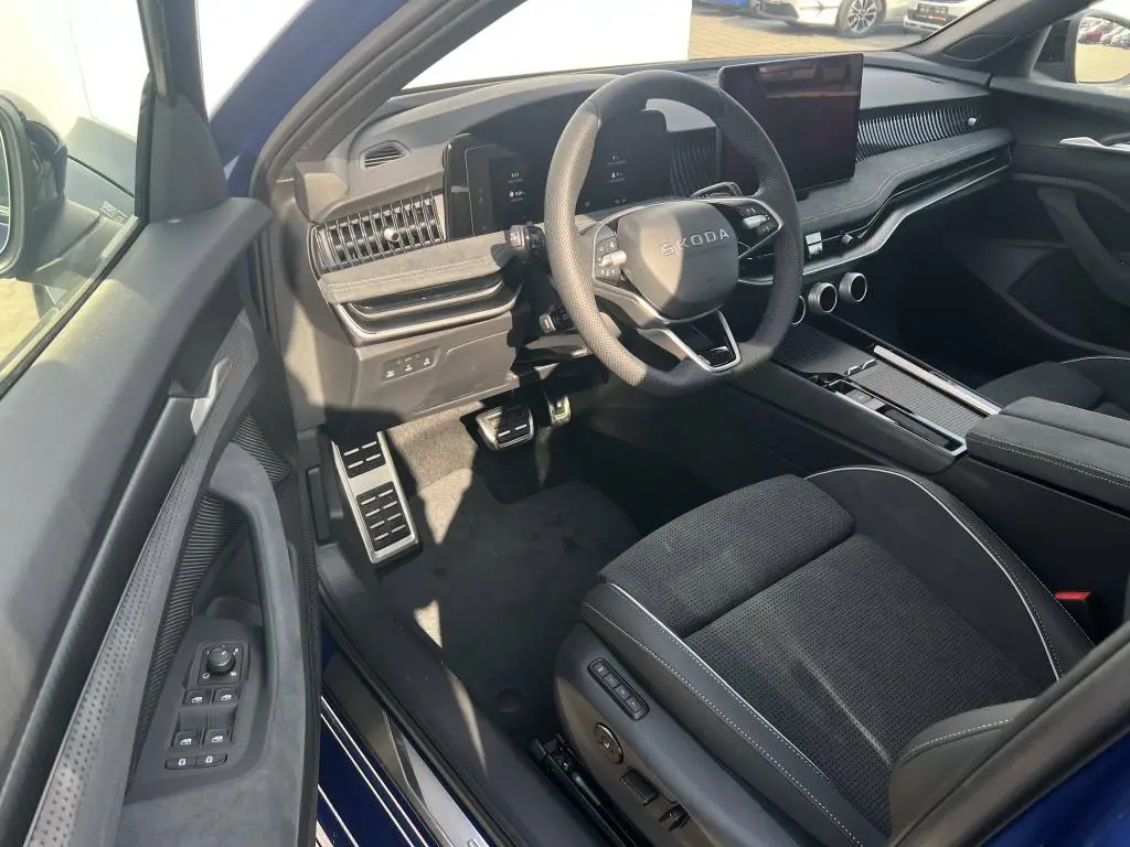 Škoda Superb Sportline  2,0 TDI 110 kW 7DSG 2,0TDI / 110kW