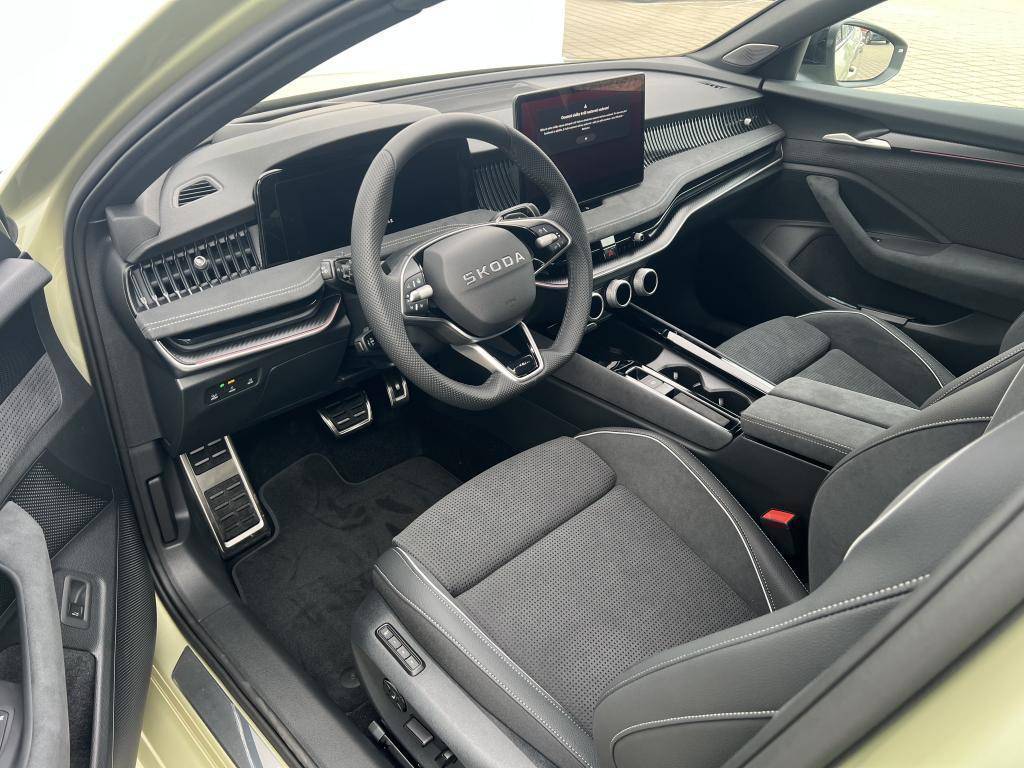 Škoda Superb Sportline 7DSG 2,0TDI / 110kW