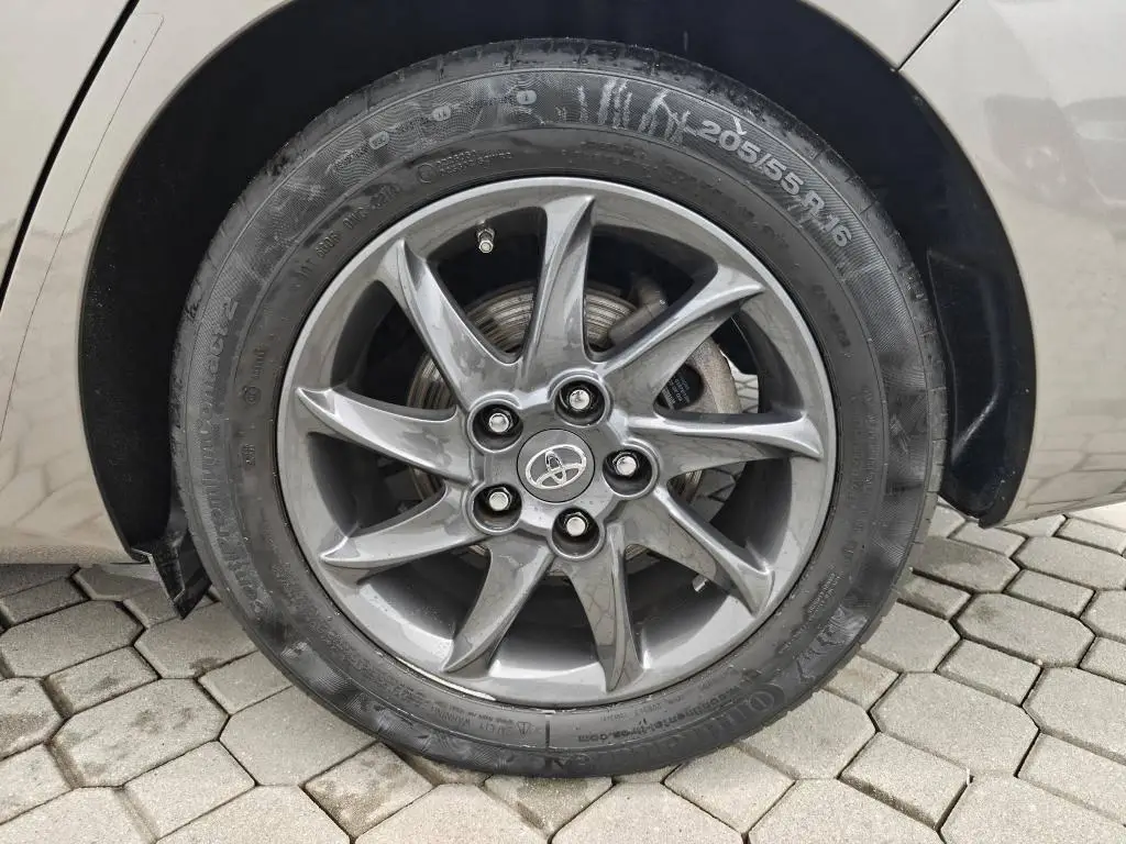 Toyota Avensis TOYOTA 1,6 VVT-i / 97kW