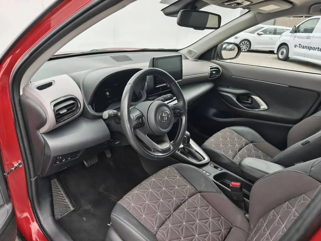 Toyota Yaris CROSS Hybrid FWD Executive 1,5 / 85kW