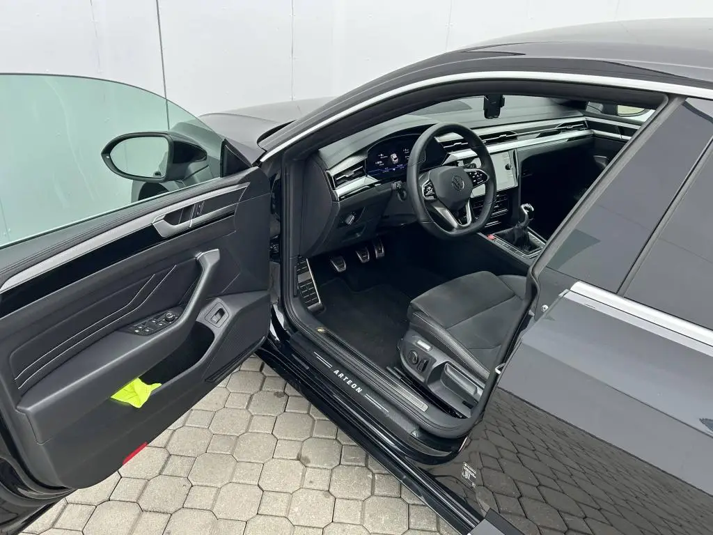 Volkswagen Arteon R-Line 6G 1,5TSI / 110kW