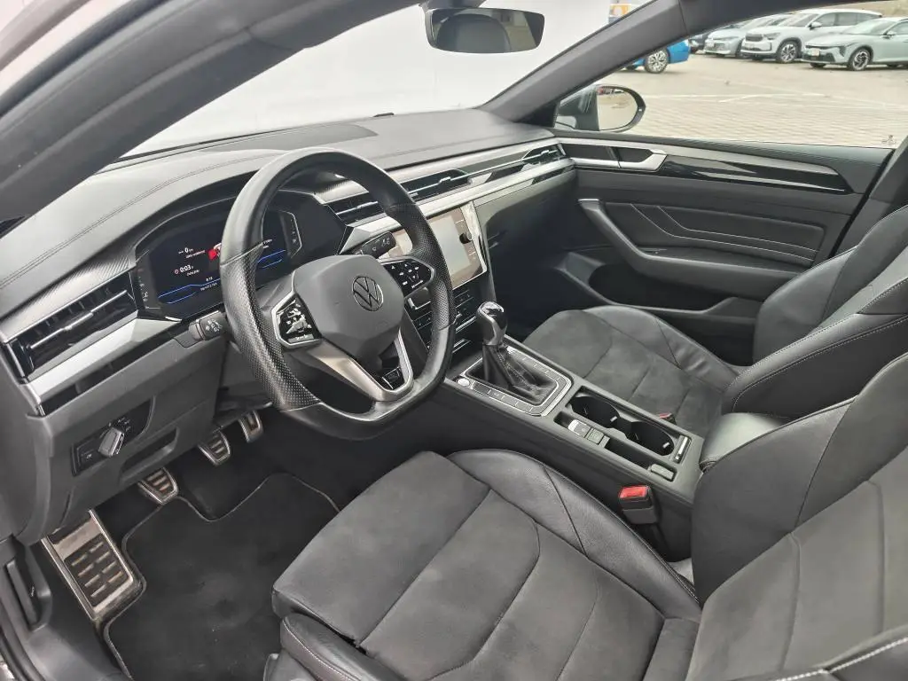 Volkswagen Arteon R-Line 6G 1,5TSI / 110kW