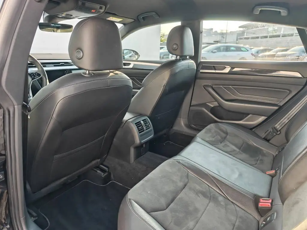 Volkswagen Arteon R-Line 6G 1,5TSI / 110kW