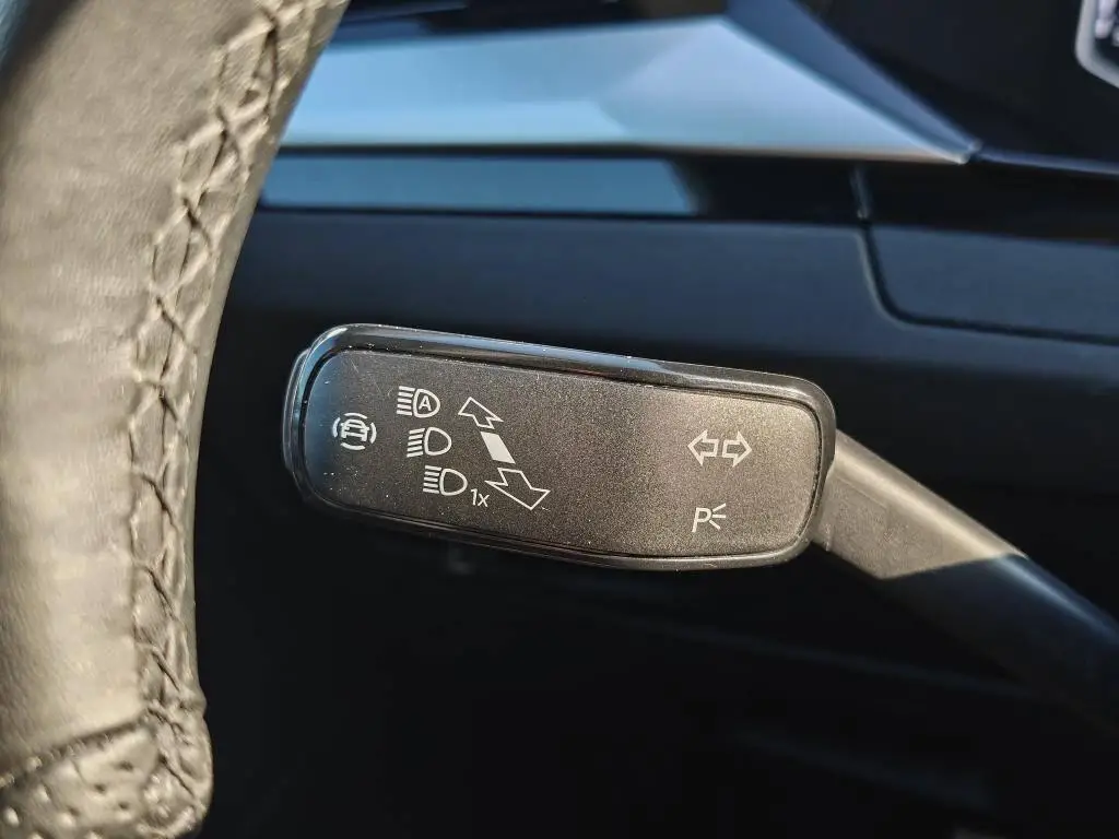 Volkswagen Arteon R-Line 6G 1,5TSI / 110kW