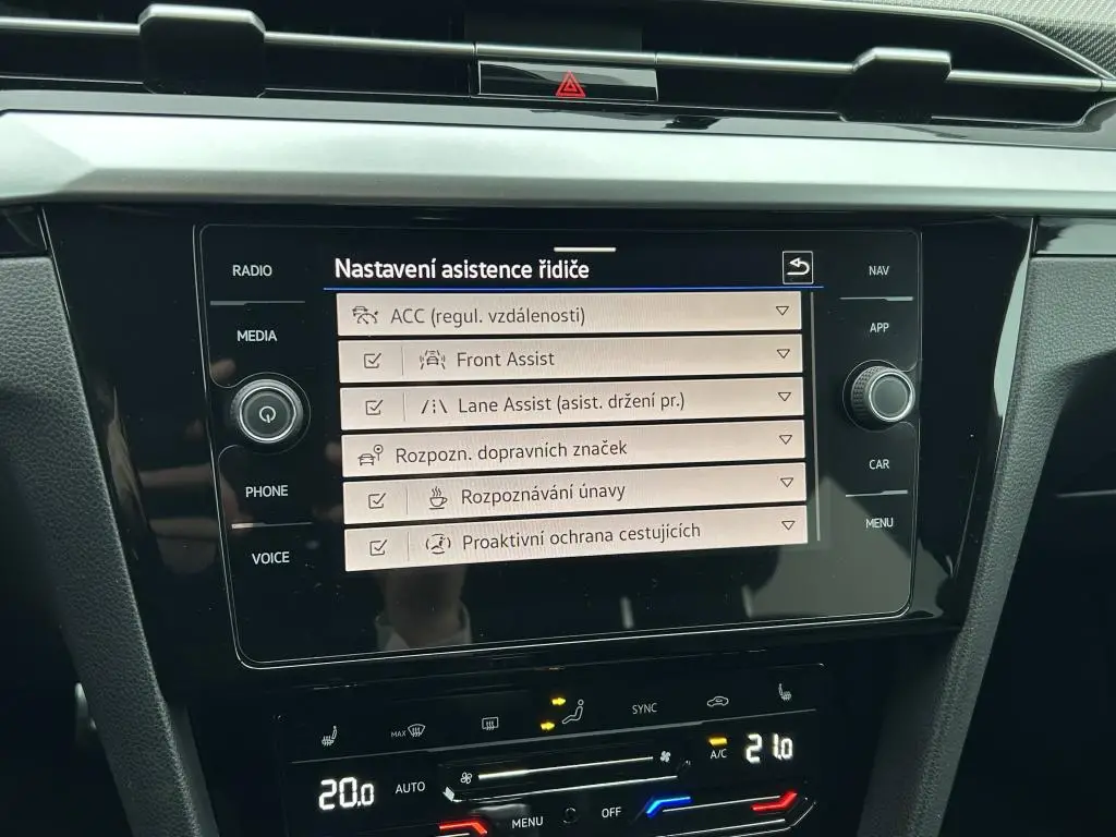 Volkswagen Arteon R-Line 6G 1,5TSI / 110kW