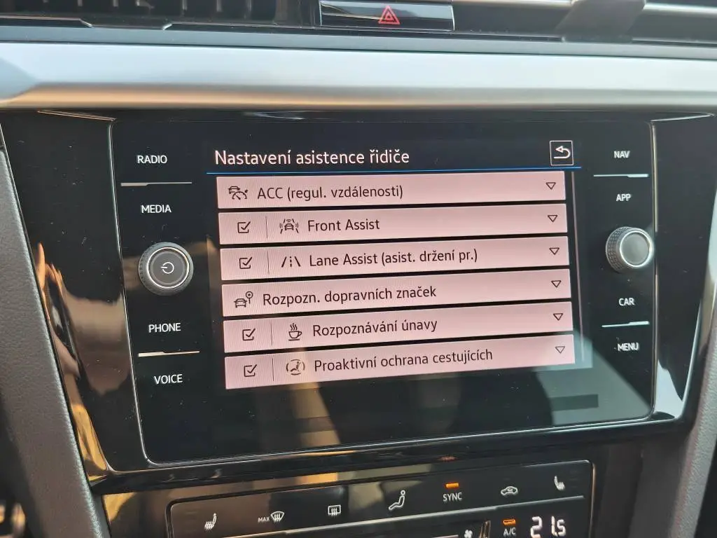 Volkswagen Arteon R-Line 6G 1,5TSI / 110kW
