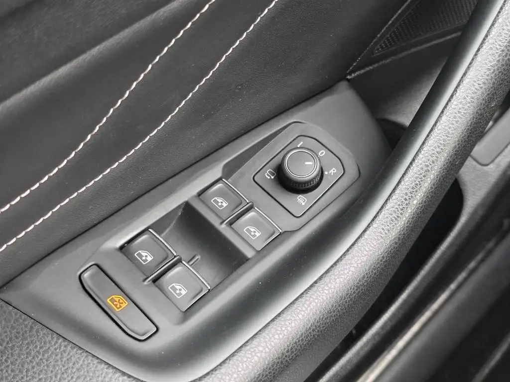 Volkswagen Arteon R-Line 6G 1,5TSI / 110kW