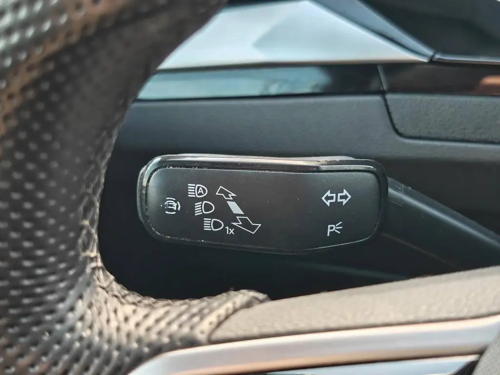 Volkswagen Arteon R-Line 6G 2,0TDI / 110kW