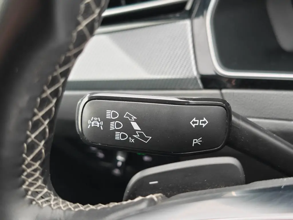 Volkswagen Arteon R-Line 7DSG 2,0TDI / 110kW