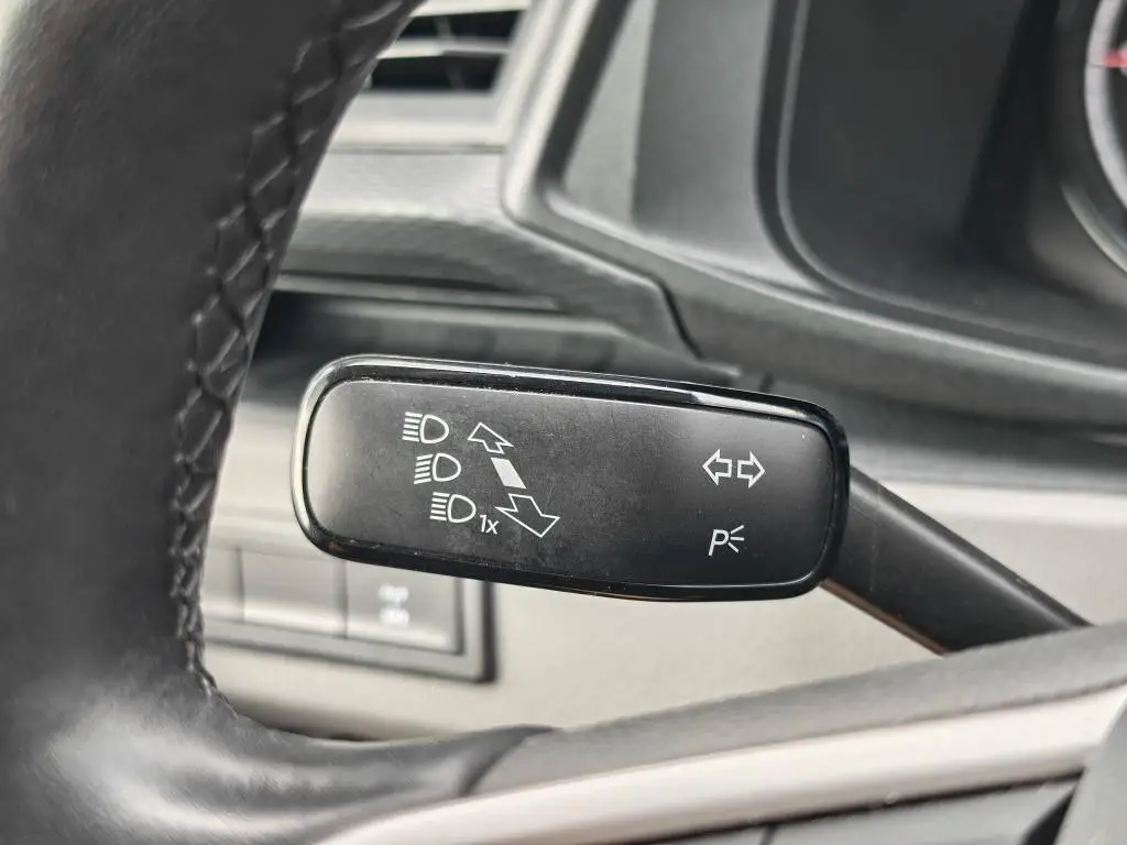 Volkswagen Caravelle CL DR 4M DSG 2,0TDi / 110kW