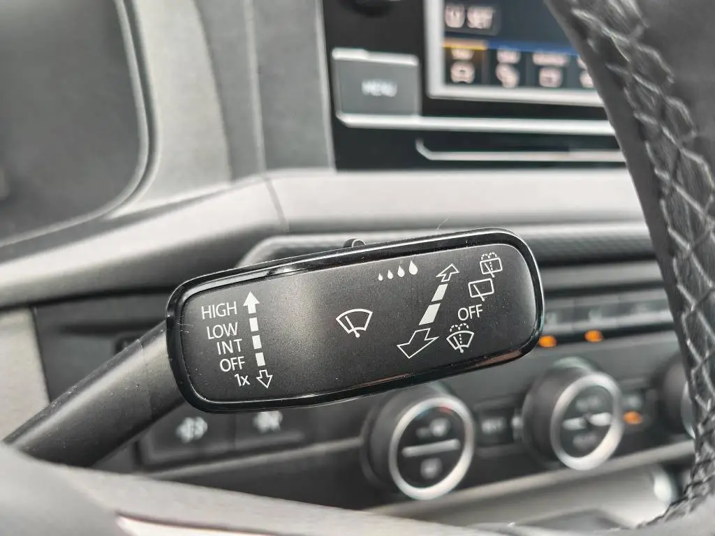 Volkswagen Caravelle CL DR 4M DSG 2,0TDi / 110kW