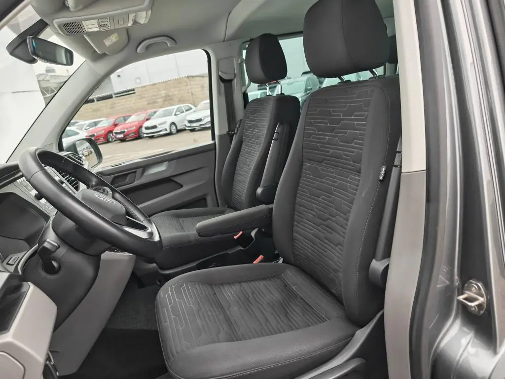 Volkswagen Caravelle Comfortline DR DSG 2,0TDi / 110kW