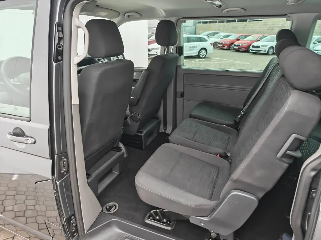 Volkswagen Caravelle Comfortline DR DSG 2,0TDi / 110kW