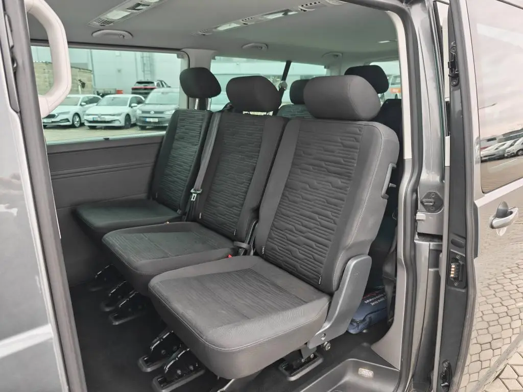 Volkswagen Caravelle Comfortline DR DSG 2,0TDi / 110kW