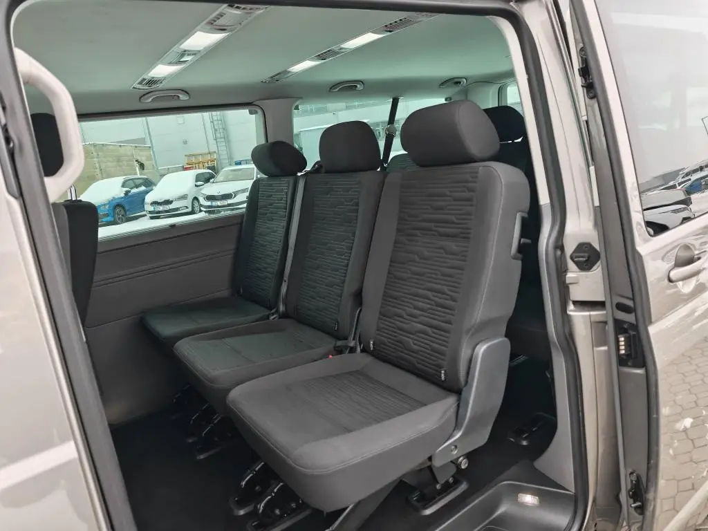 Volkswagen Caravelle Comfortline DR DSG 2,0TDi / 110kW