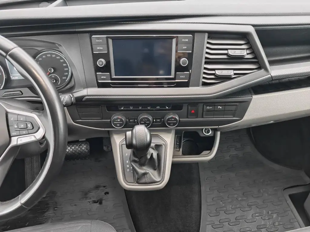 Volkswagen Caravelle Comfortline DR DSG 2,0TDi / 110kW