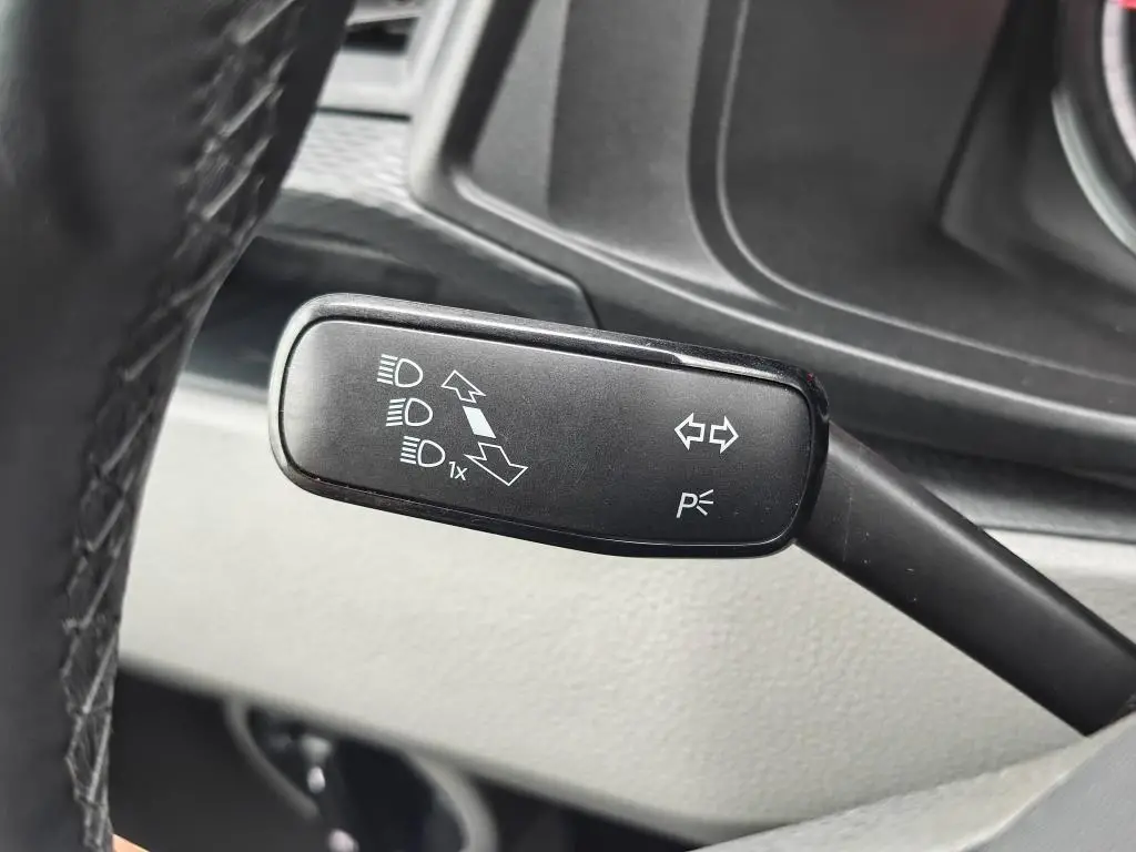 Volkswagen Caravelle Comfortline DR DSG 2,0TDi / 110kW