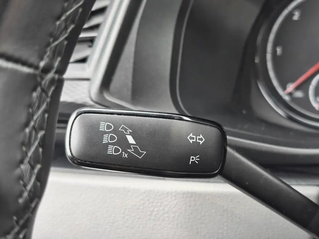 Volkswagen Caravelle Comfortline DR DSG 2,0TDi / 110kW