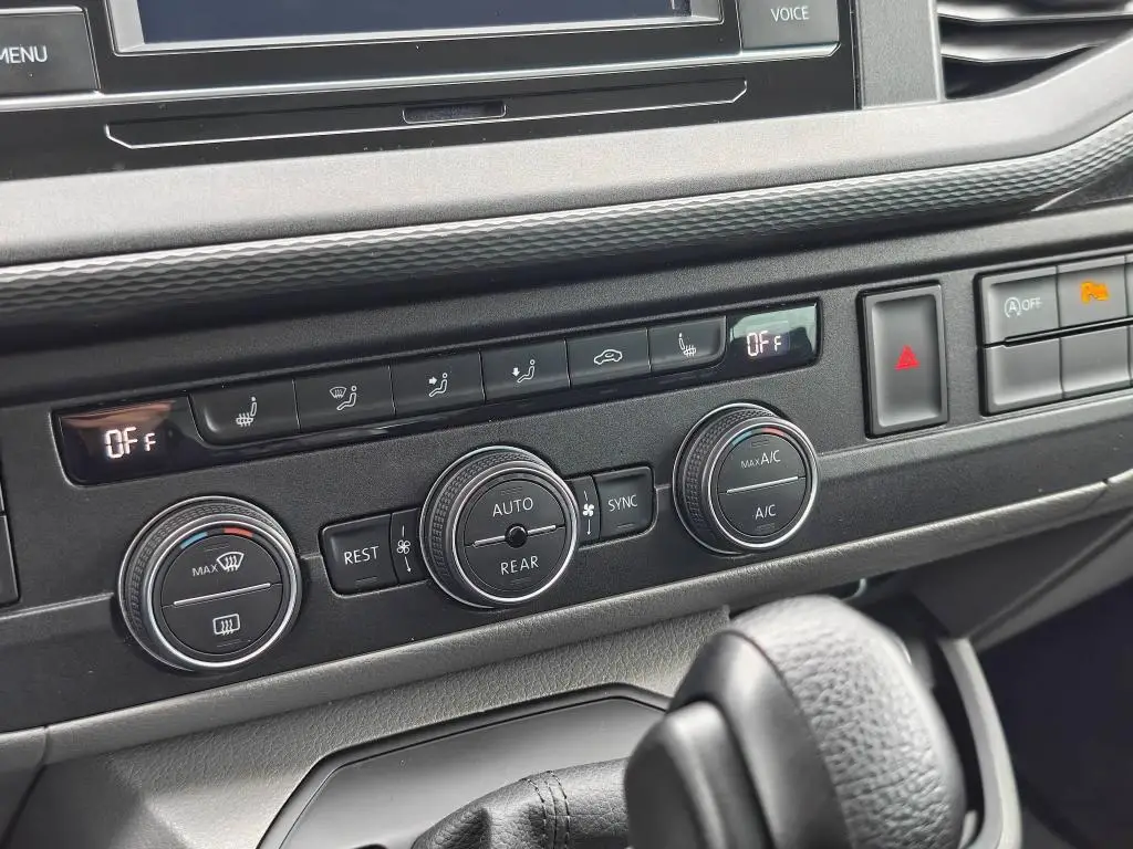 Volkswagen Caravelle Comfortline DR DSG 2,0TDi / 110kW