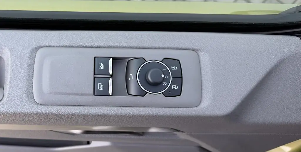 Volkswagen Caravelle Life DR  / 210kW