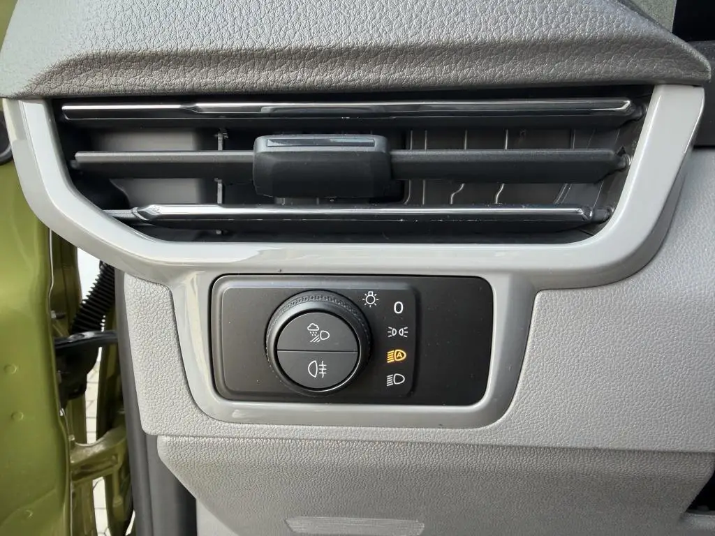 Volkswagen Caravelle Life DR  / 210kW