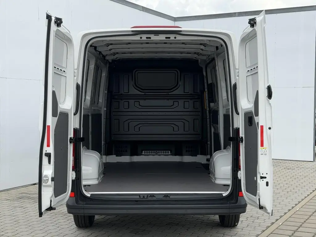 Volkswagen Crafter skříň SR 6G 2,0TDi / 103kW