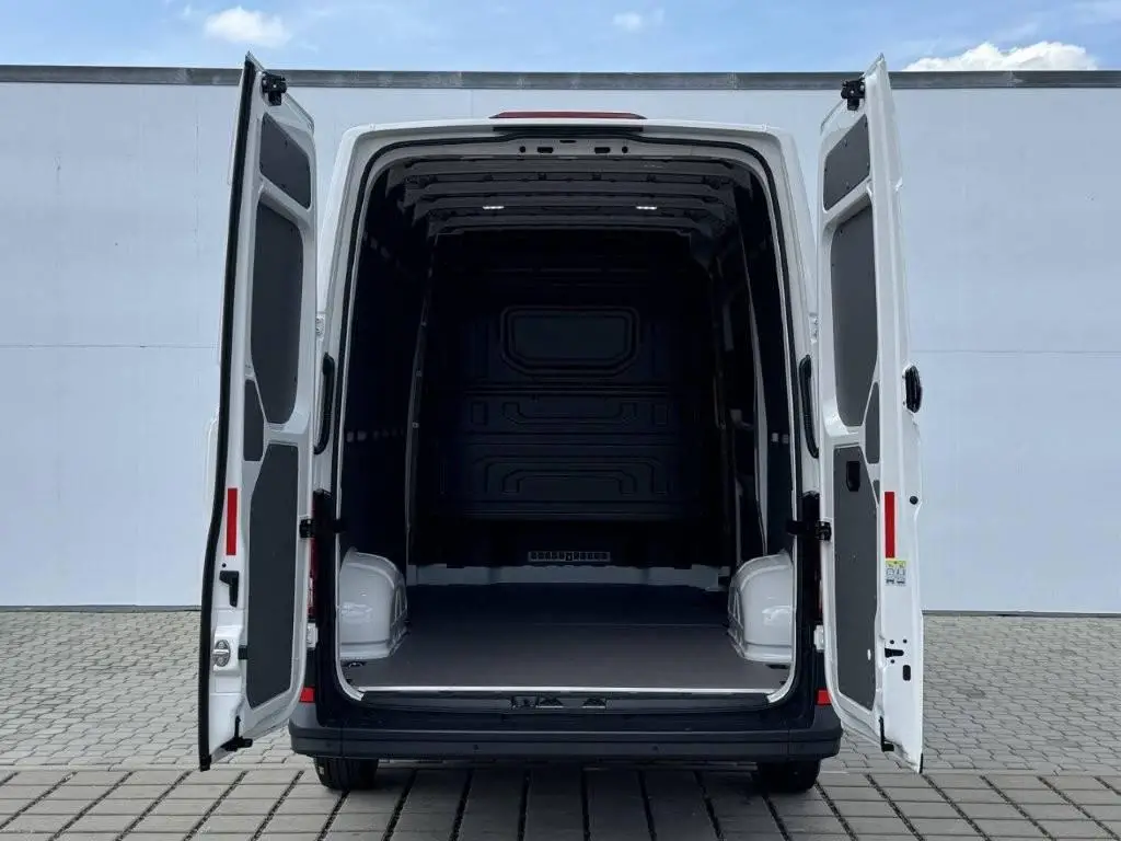 Volkswagen Crafter skříň SR 6G 2,0TDi / 103kW