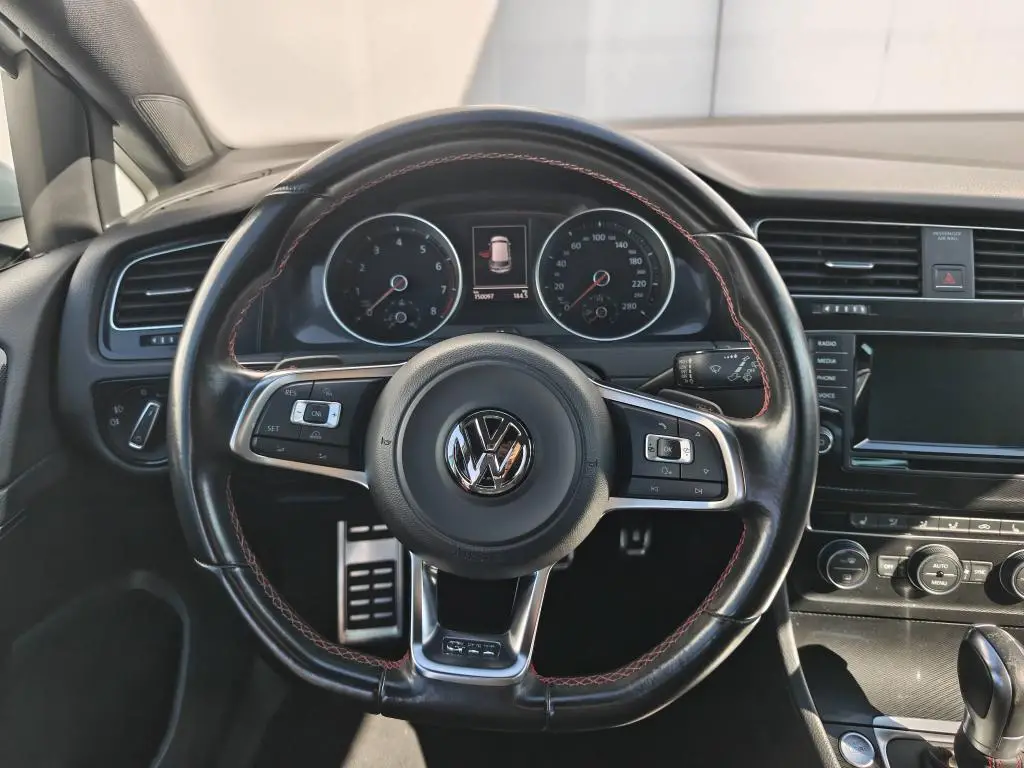 Volkswagen Golf 7 GTI Performance DSG 2,0TSi / 169kW