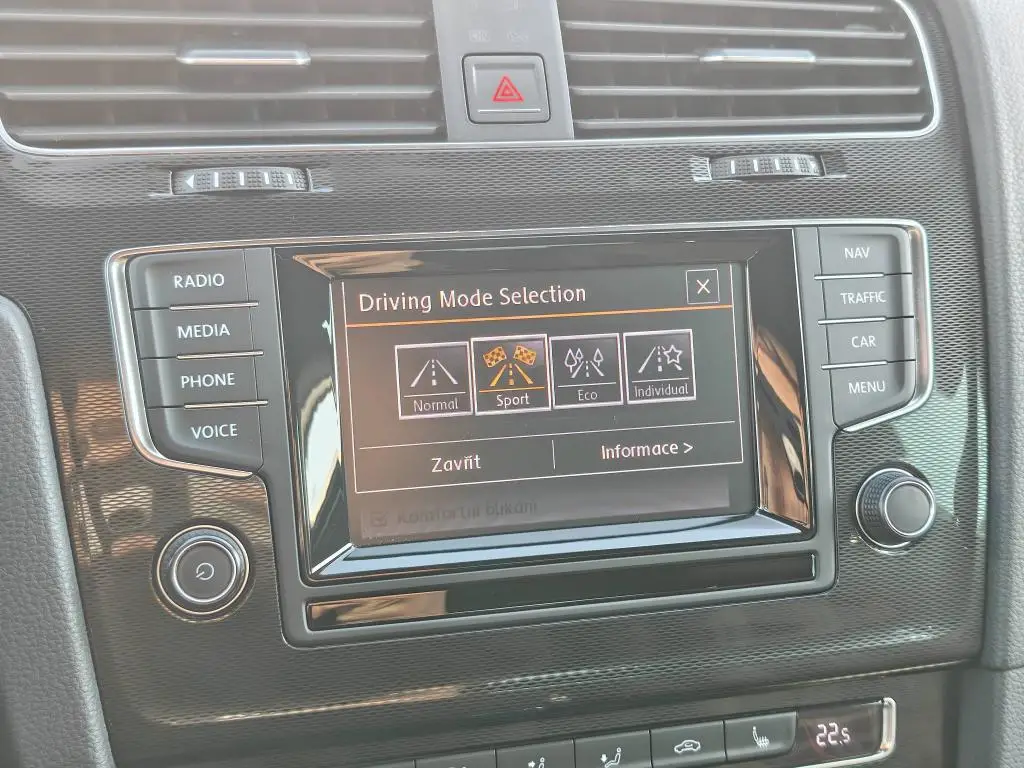 Volkswagen Golf 7 GTI Performance DSG 2,0TSi / 169kW