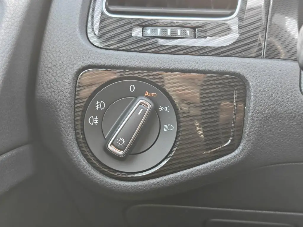 Volkswagen Golf 7 GTI Performance DSG 2,0TSi / 169kW