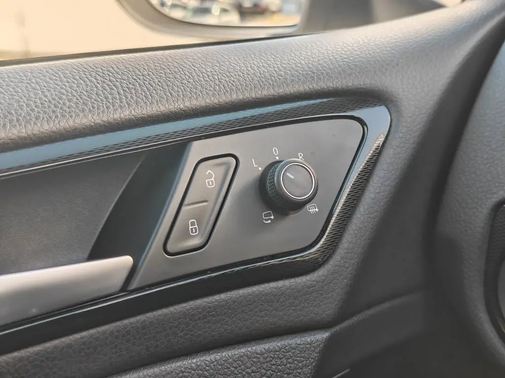 Volkswagen Golf 7 GTI Performance DSG 2,0TSi / 169kW