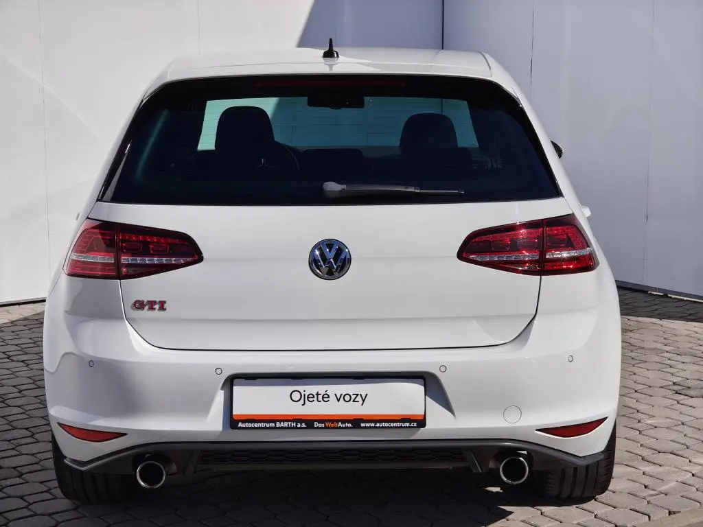 Volkswagen Golf 7 GTI Performance DSG 2,0TSi / 169kW