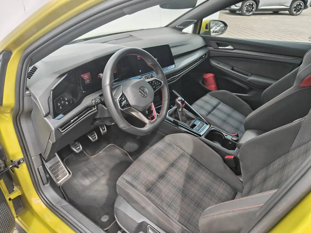 Volkswagen Golf GTI 6G 2,0TSI / 180kW