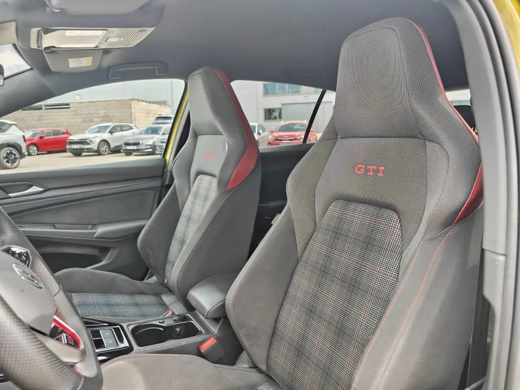 Volkswagen Golf GTI 6G 2,0TSI / 180kW